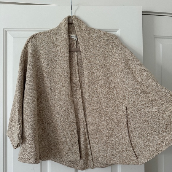 Thick cotton knit oatmeal color cape sweater with pockets - Picture 1 of 2
